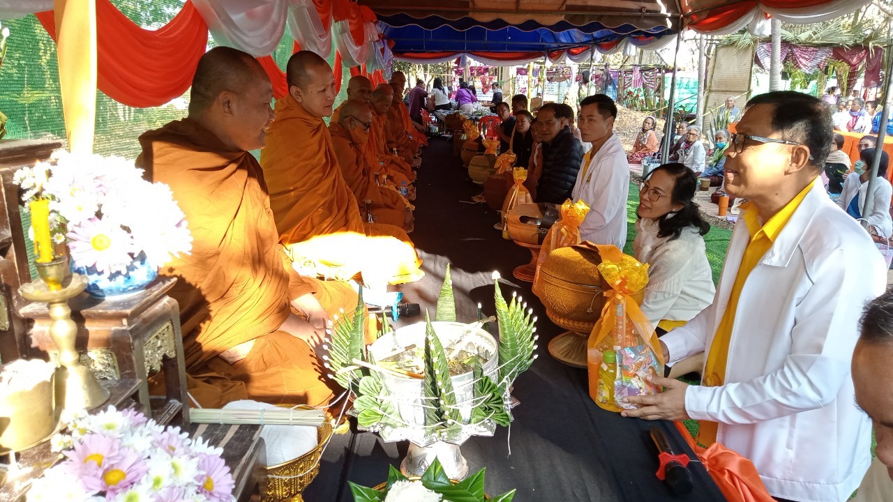 พิธีทำบุญตักบาตรเพื่อถวายเป็นพระราชกุศลแด่สมเด็จพระเจ้าบรมวงศ์เธอ กรมพระยาดำรงราชานุภาพ